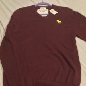 Men’s LARGE Burgundy Abercrombie & Fitch V-Neck Sweater